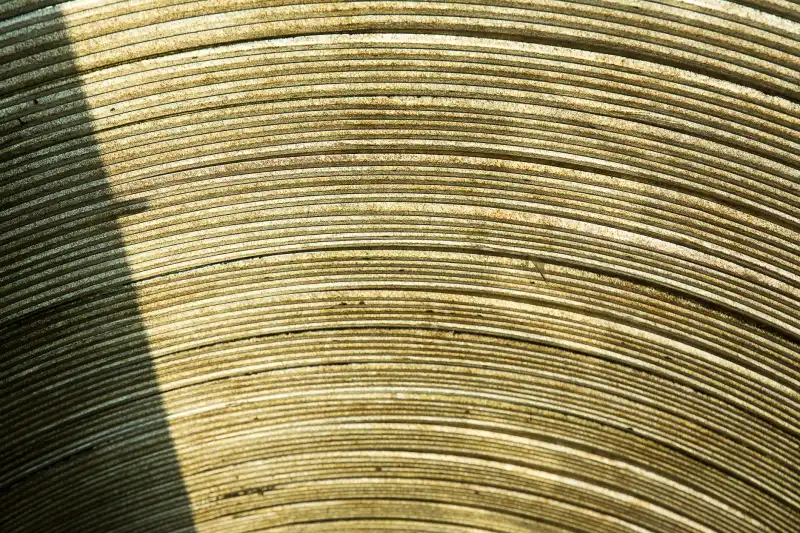 彩钢瓦与H型钢组合方案在工业厂房中的应用优势